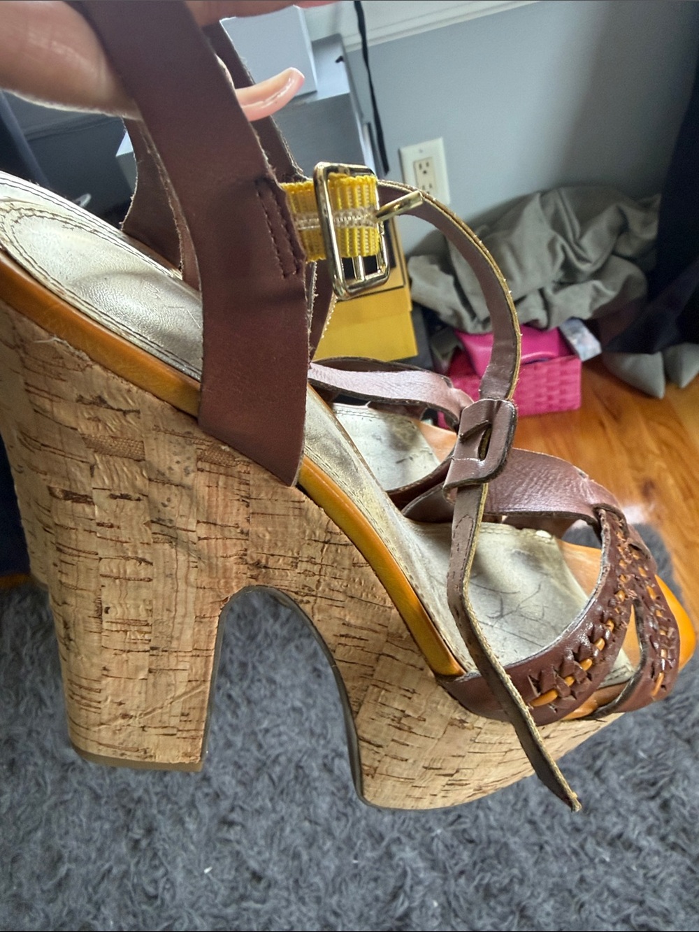 Platform sandals - Picture 1 of 6